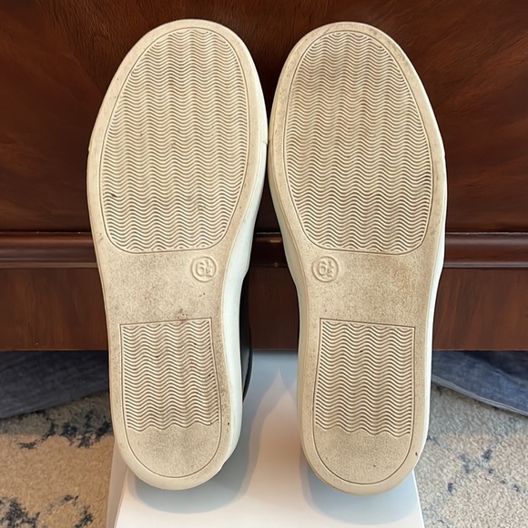 A New Day Reese Sneakers - Black, Size 6.5 EUC - Picture 2 of 3